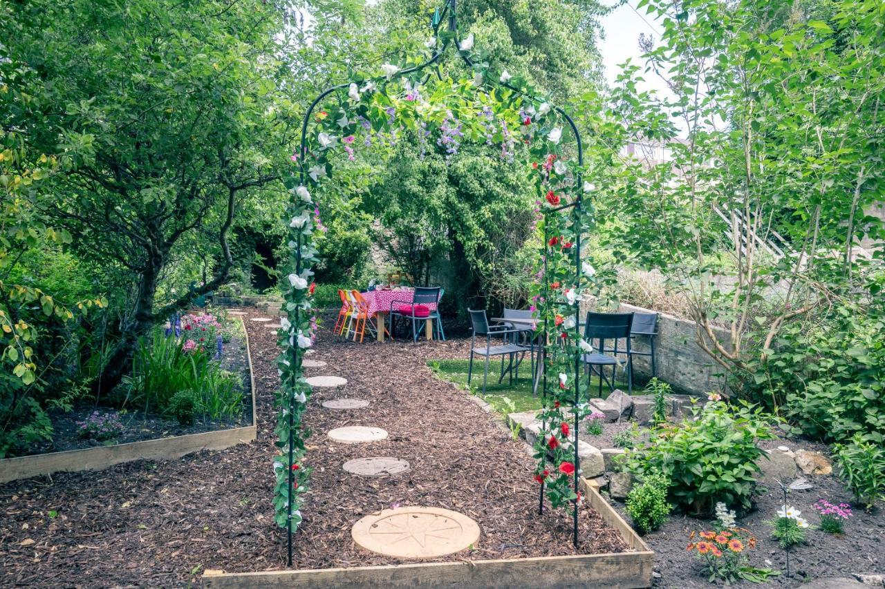 The Wonderland Townhouse - Alice In Wonderland 7Bdr Home Бат Екстериор снимка
