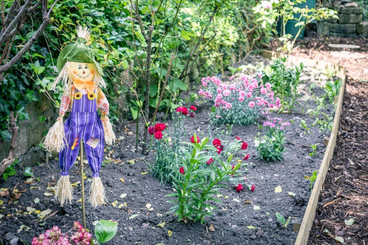 The Wonderland Townhouse - Alice In Wonderland 7Bdr Home Бат Екстериор снимка
