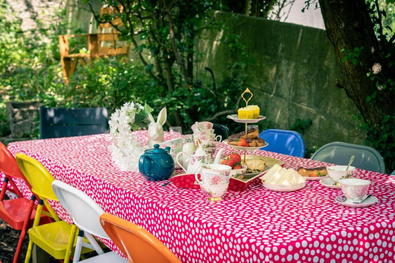 The Wonderland Townhouse - Alice In Wonderland 7Bdr Home Бат Екстериор снимка