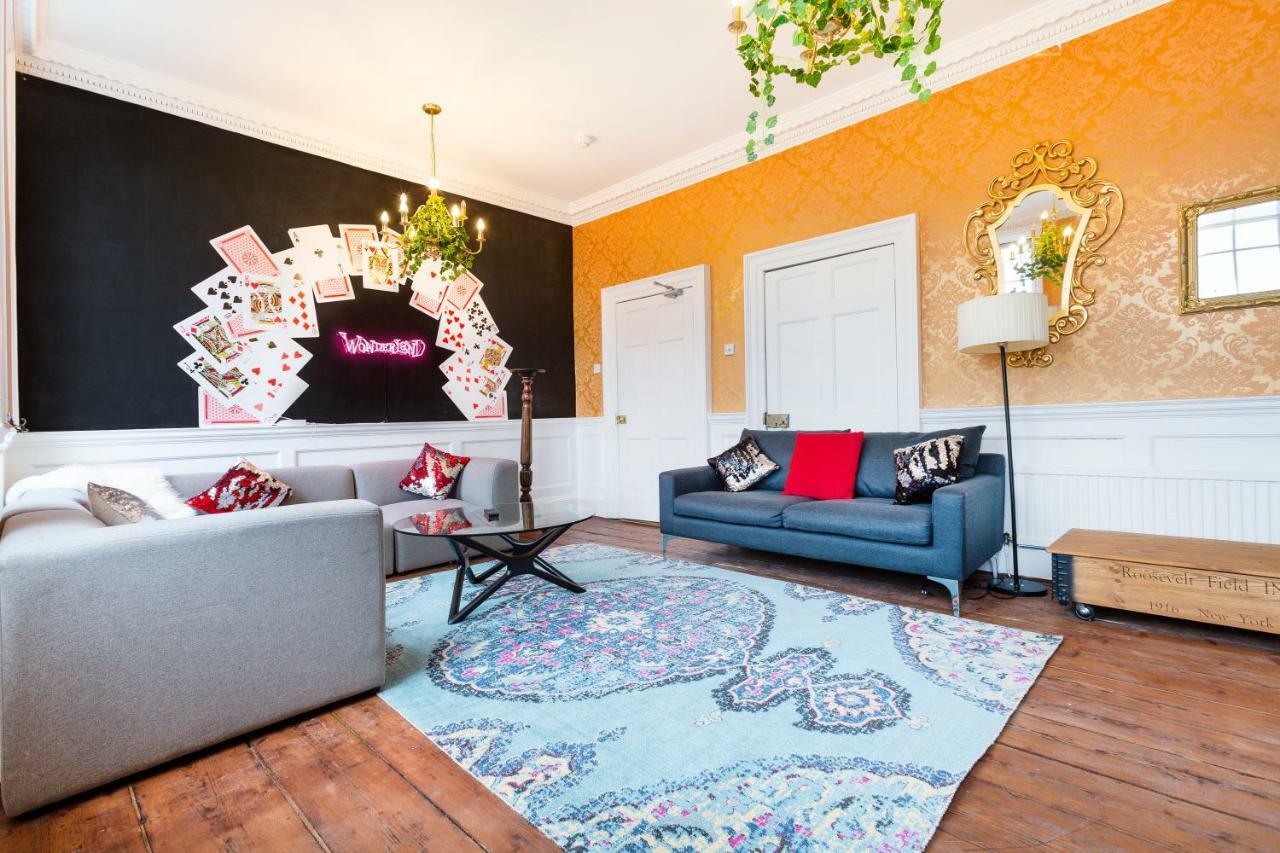 The Wonderland Townhouse - Alice In Wonderland 7Bdr Home Бат Екстериор снимка