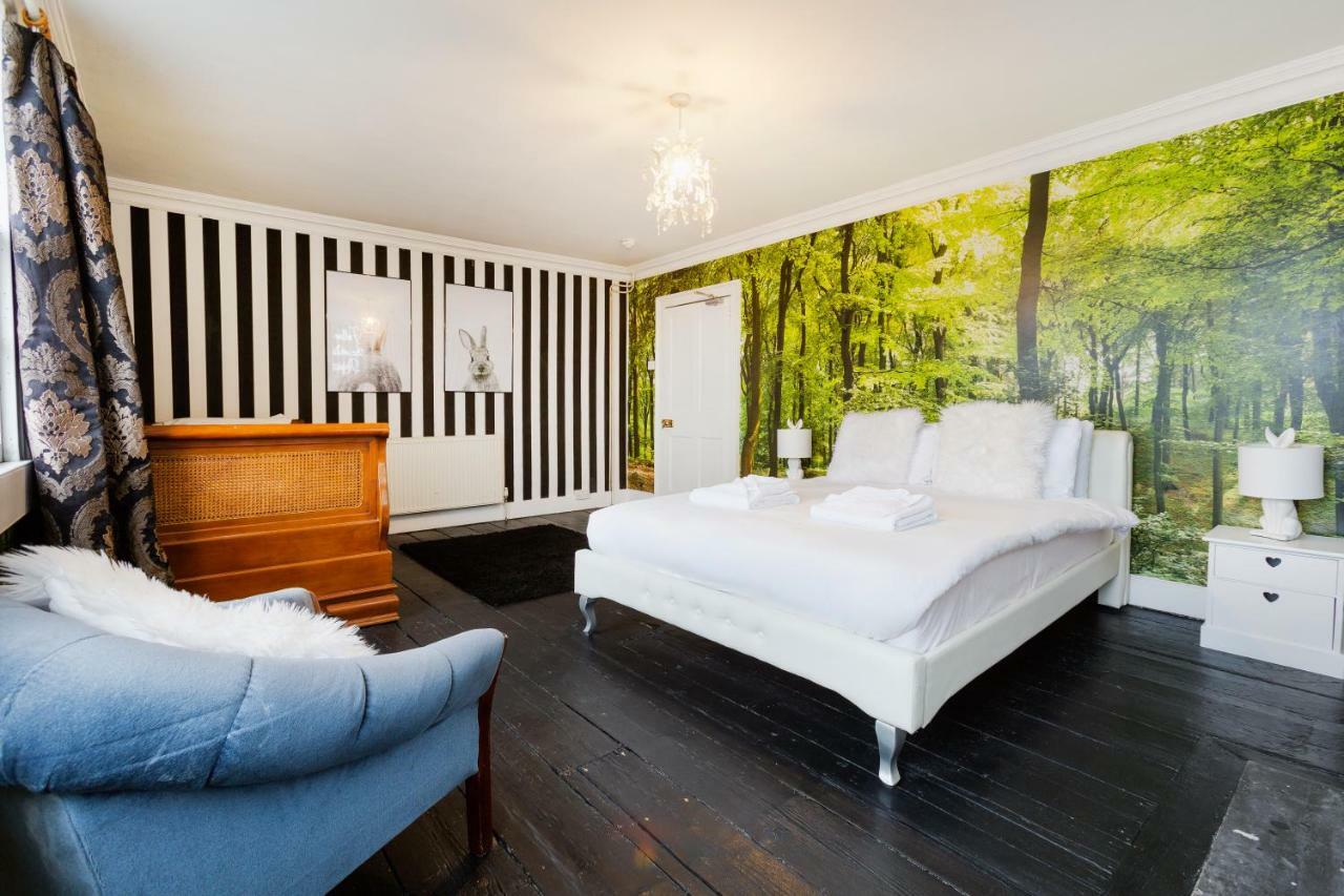 The Wonderland Townhouse - Alice In Wonderland 7Bdr Home Бат Екстериор снимка