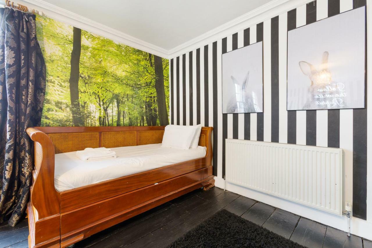 The Wonderland Townhouse - Alice In Wonderland 7Bdr Home Бат Екстериор снимка