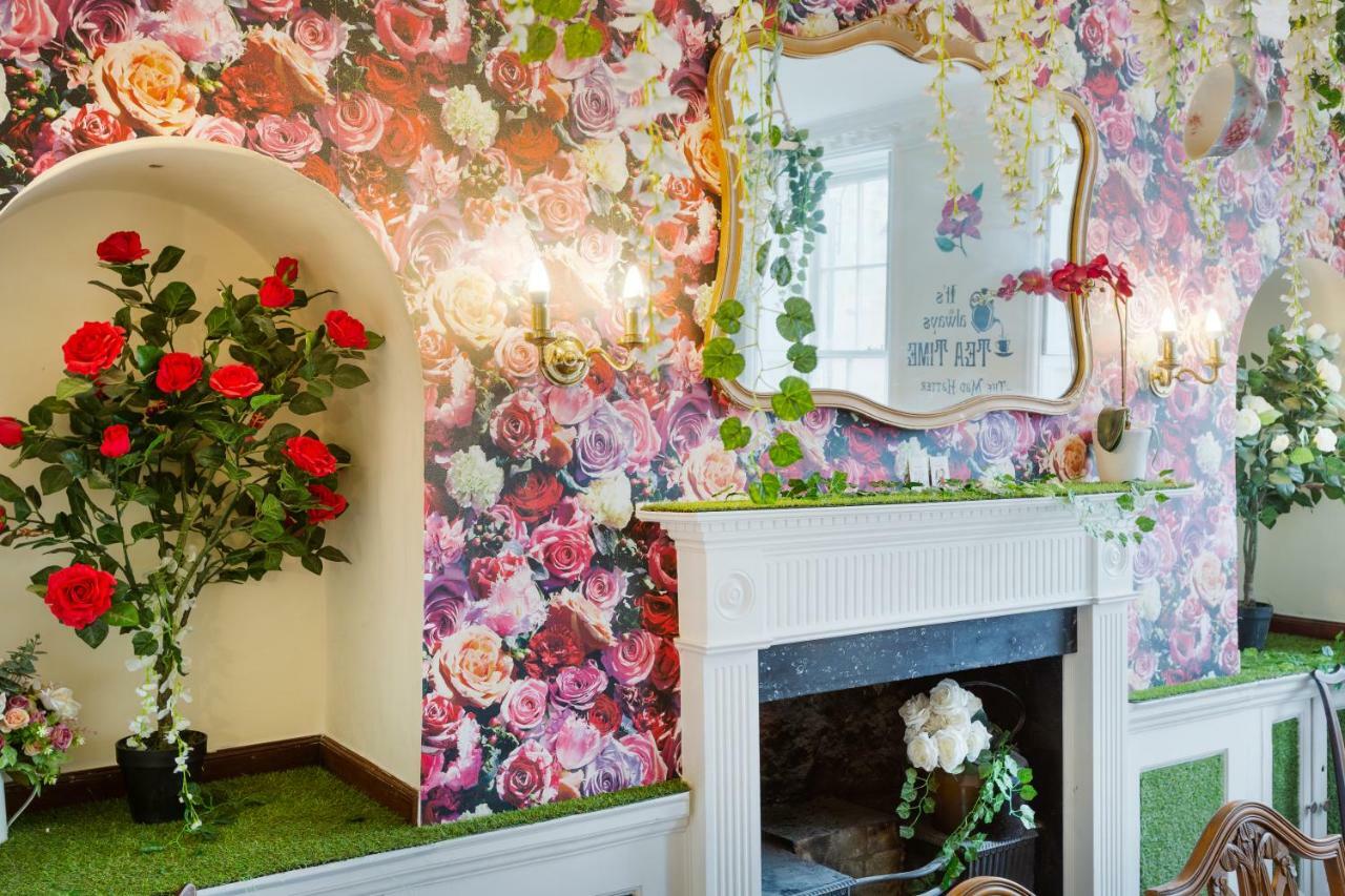 The Wonderland Townhouse - Alice In Wonderland 7Bdr Home Бат Екстериор снимка