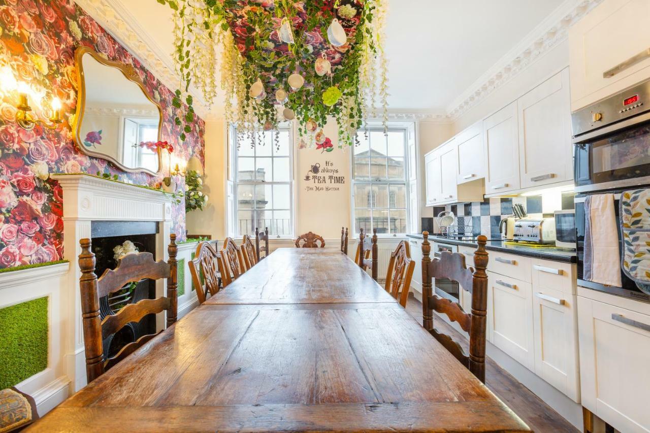 The Wonderland Townhouse - Alice In Wonderland 7Bdr Home Бат Екстериор снимка