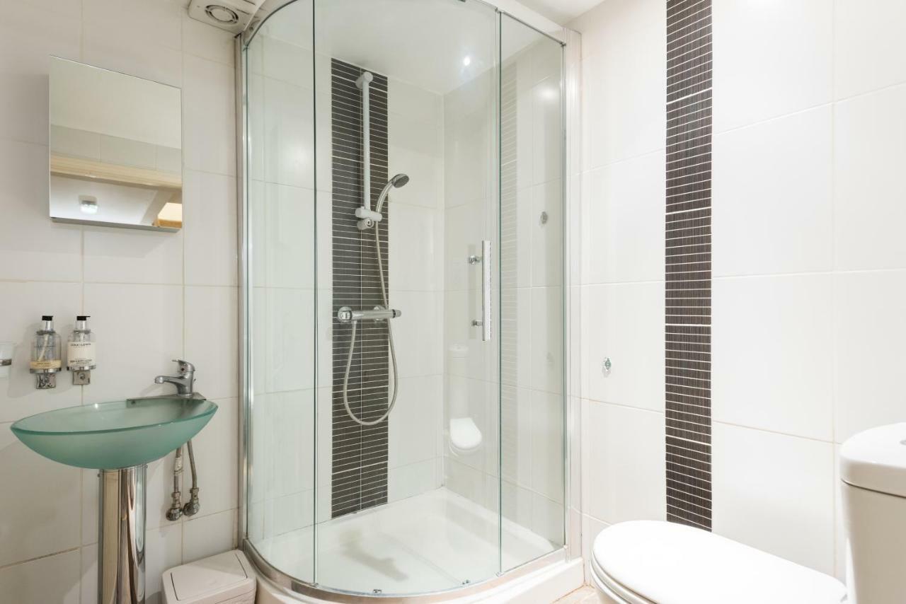 The Wonderland Townhouse - Alice In Wonderland 7Bdr Home Бат Екстериор снимка