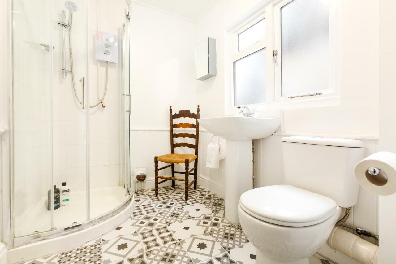 The Wonderland Townhouse - Alice In Wonderland 7Bdr Home Бат Екстериор снимка