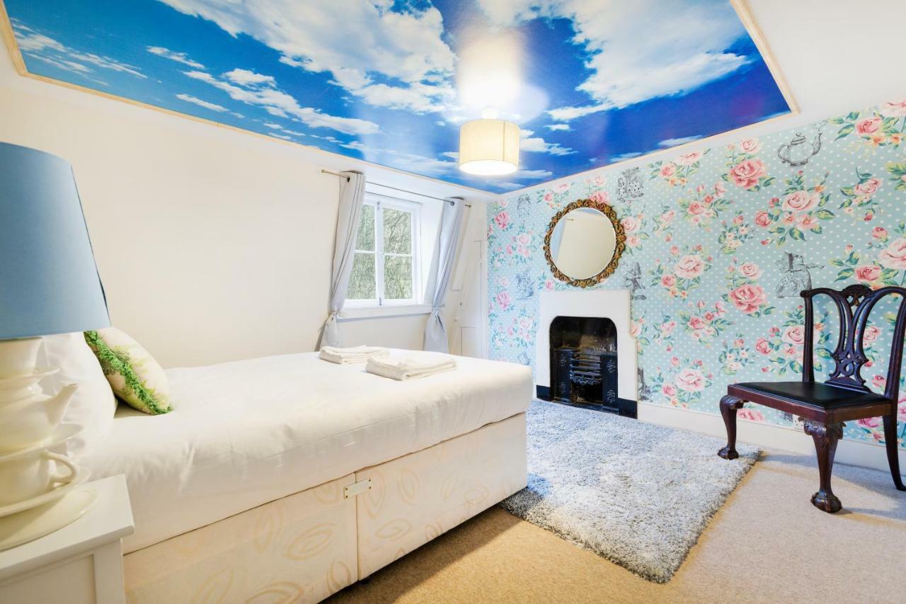 The Wonderland Townhouse - Alice In Wonderland 7Bdr Home Бат Екстериор снимка